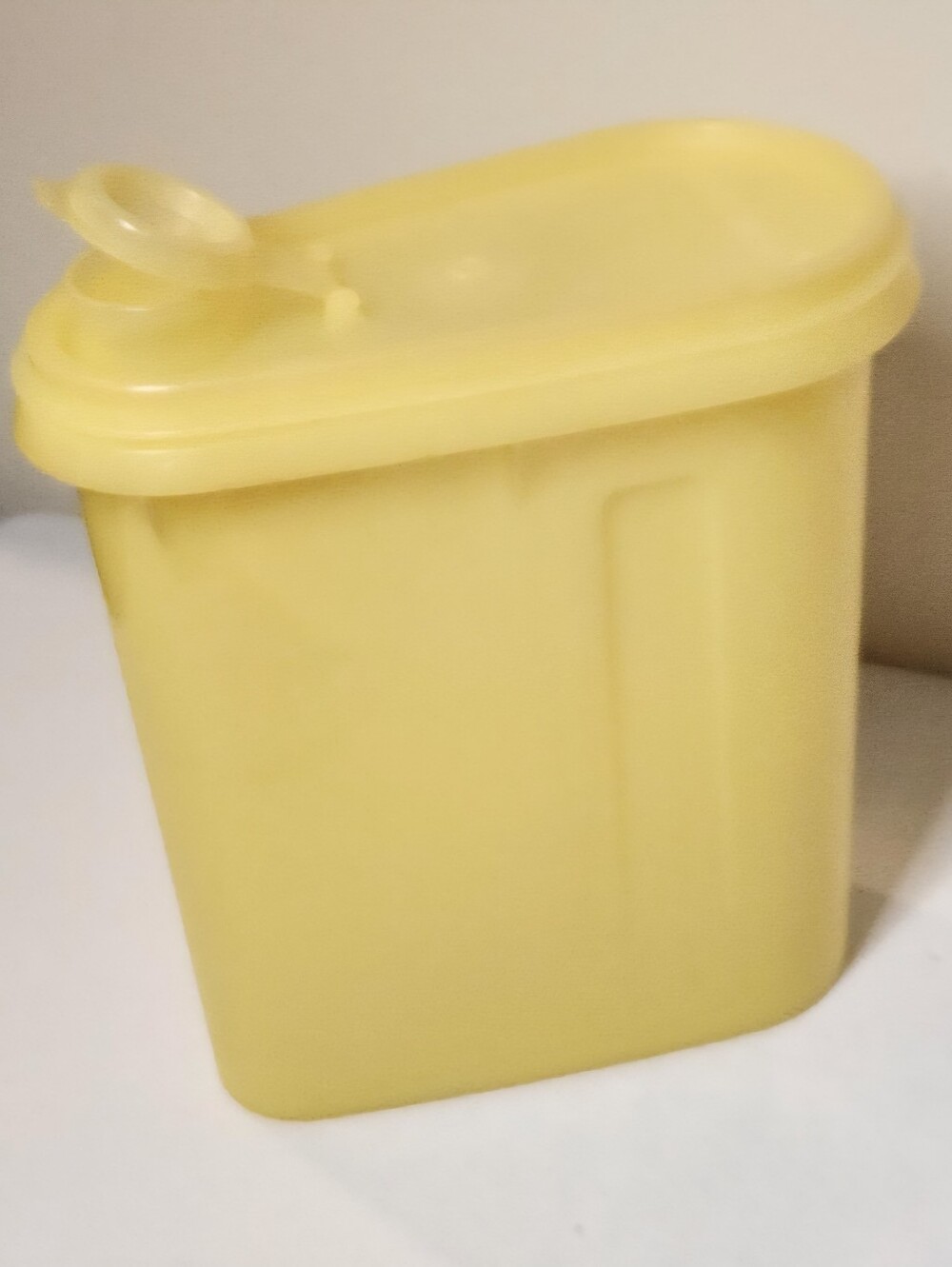 Vintage Tupperware Yellow One Quart Beverage Buddy Pitcher: Slim Design 792